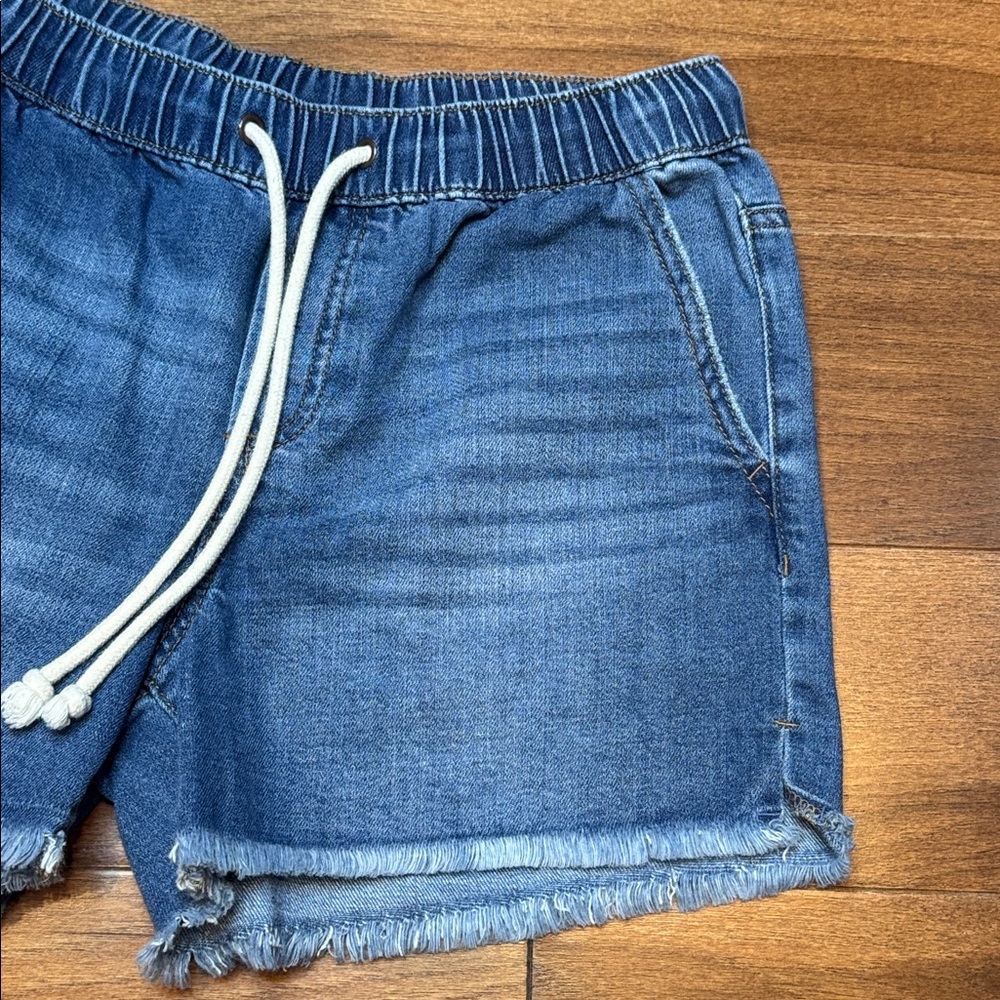 NO BOUNDARIES Soft Denim Drawstring Shorts - Picture 2 of 5
